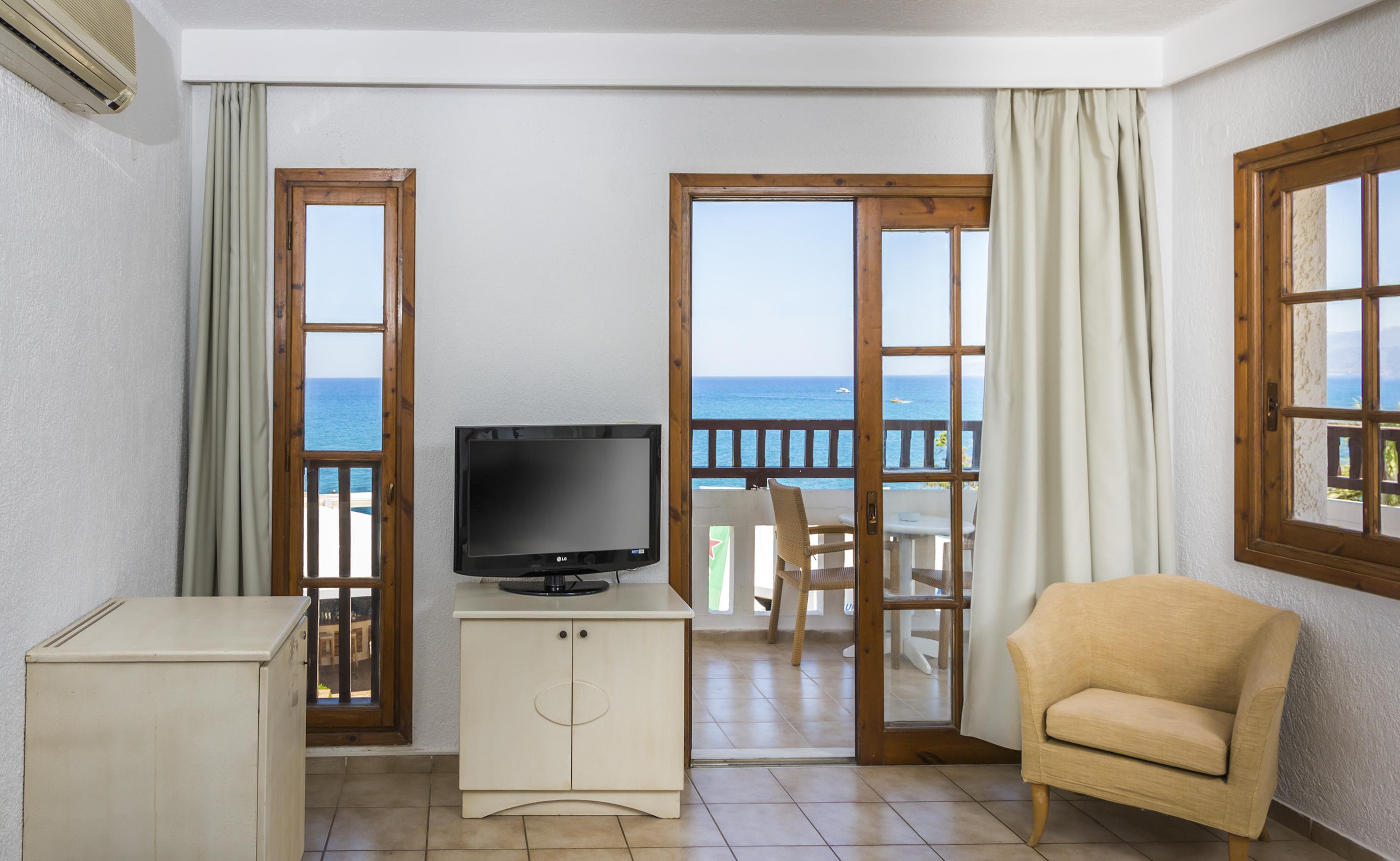 Elmi Beach Hotel & Suites Hersonissos  Bagian luar foto
